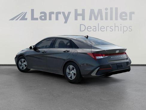 New 2026 Hyundai Elantra SE FWD image 5