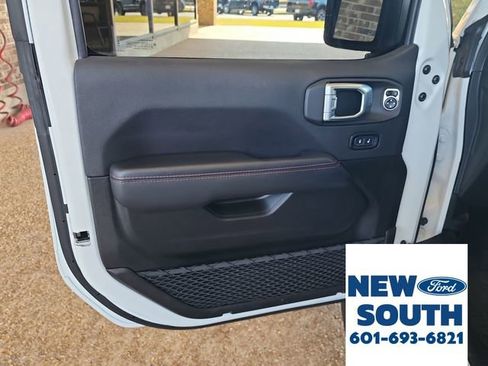 Used 2023 Jeep Gladiator Rubicon w/ LED Lighting Group image 10