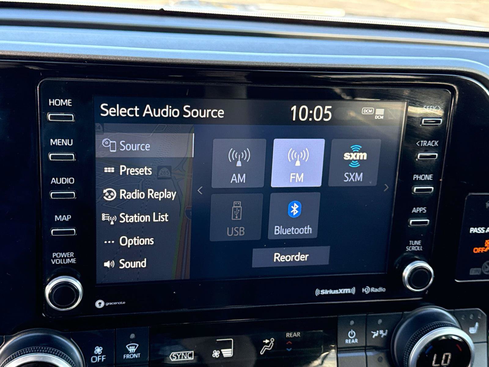 Used 2022 Toyota Highlander XLE AWD/4WD image 31