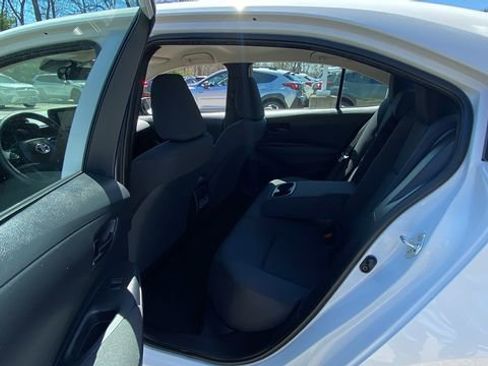 Used 2025 Toyota Corolla LE FWD image 31