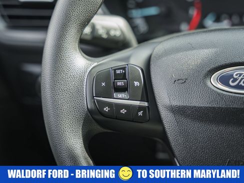 Used 2022 Ford Escape SE w/ SE Sport Appearance Package image 31