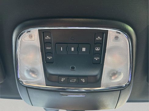 Certified 2019 Jeep Grand Cherokee High Altitude image 34