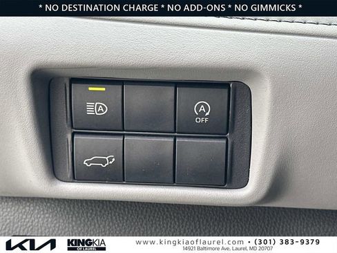 Used 2023 Toyota Highlander XLE AWD/4WD image 14
