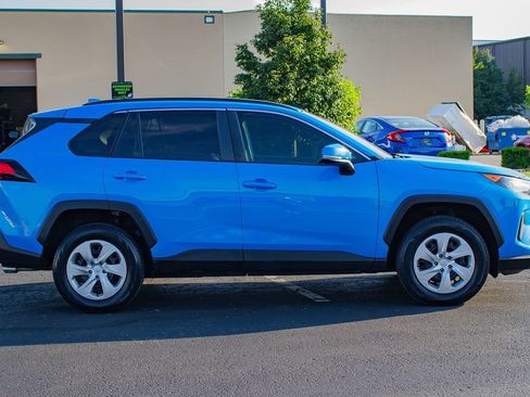 Used 2021 Toyota RAV4 LE FWD image 12