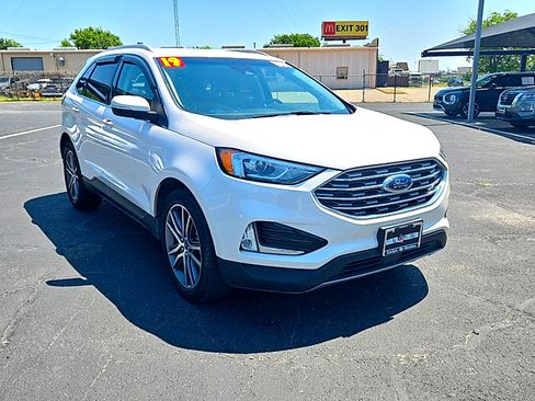 Used 2019 Ford Edge Titanium FWD image 3