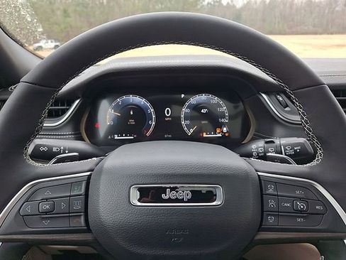 New 2025 Jeep Grand Cherokee L Limited w/ MOPAR Finishing Package image 16