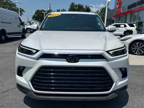 Used 2025 Toyota Grand Highlander AWD image 9