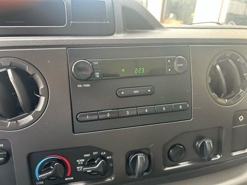 Used 2019 Ford E-350 and Econoline 350 Super Duty w/ Power Windows & Locks Group image 16