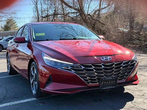Used 2023 Hyundai Elantra Limited FWD image 16