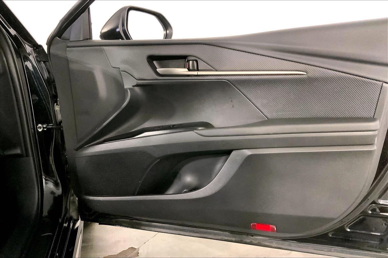 Used 2025 Toyota Camry SE FWD image 25