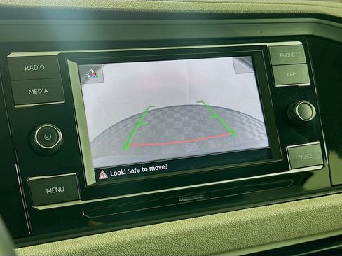 Used 2024 Volkswagen Jetta SE w/ Panoramic Sunroof Package image 22