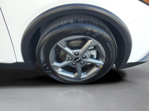 Used 2025 Kia K4 LXS image 6