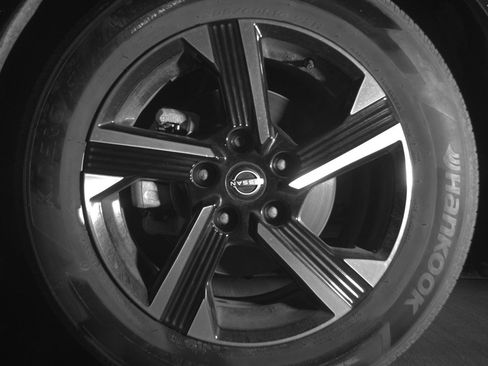 Used 2025 Nissan Sentra SV image 12