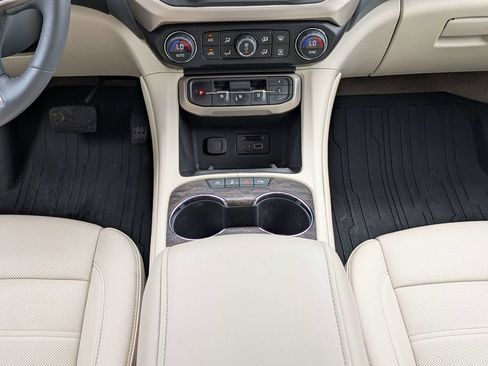 Used 2023 GMC Acadia Denali AWD/4WD image 19