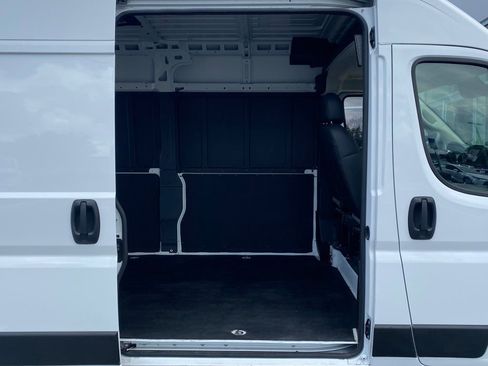 Used 2025 RAM ProMaster 2500 w/ Convenience Group FWD image 23