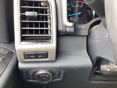 Used 2022 Ford F350 Lariat image 21