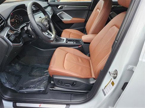 Used 2025 Audi Q3 2.0T Premium Plus w/ Premium Plus Package image 12