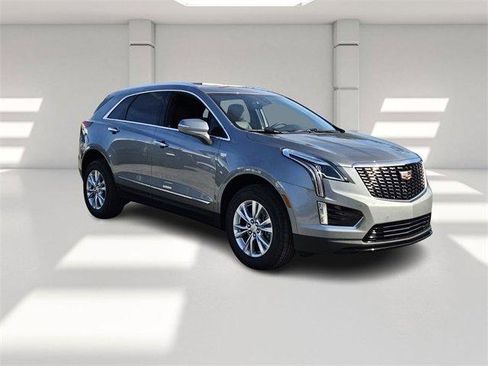 New 2026 Cadillac XT5 Luxury image 7