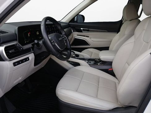 Used 2023 Kia Telluride EX w/ EX Captain's Chair Package FWD image 19