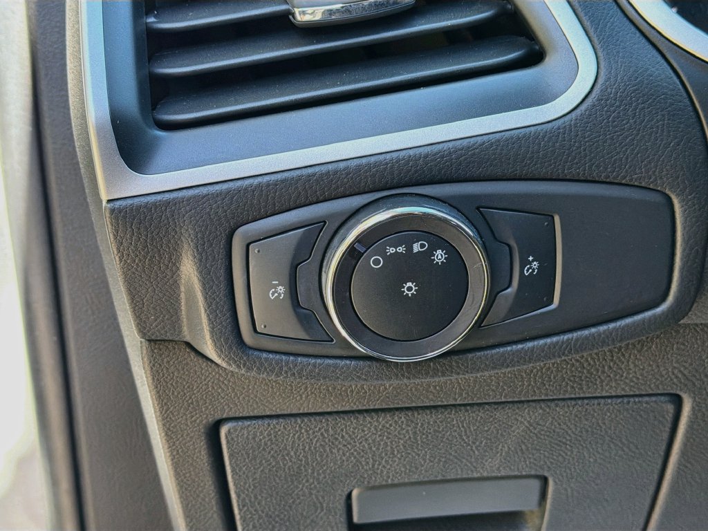Used 2017 Ford Edge SEL FWD image 10