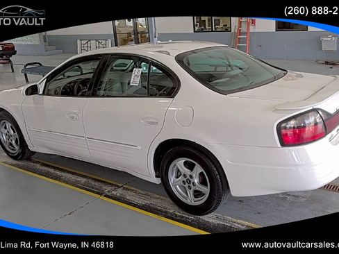 Used 2002 Pontiac Bonneville SE FWD image 2