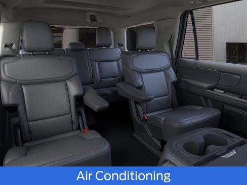 New 2025 Ford Expedition Active AWD/4WD image 14