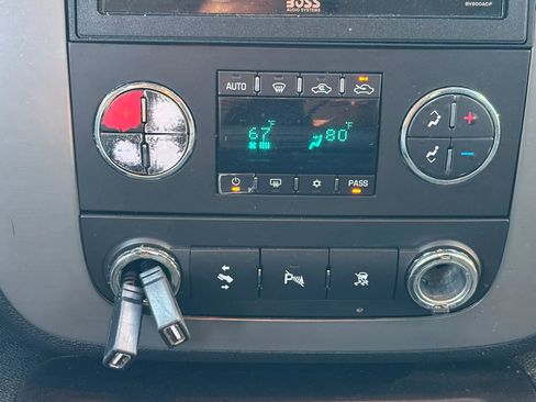 Used 2011 GMC Sierra 1500 SLT w/ Max Trailering Pack image 23