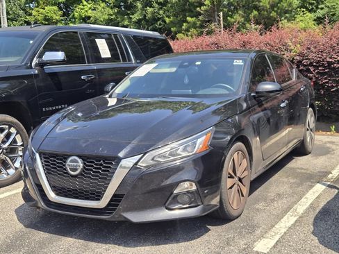 Used 2019 Nissan Altima 2.5 SL FWD image 3