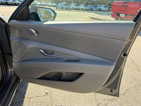 New 2026 Hyundai Elantra SE image 14