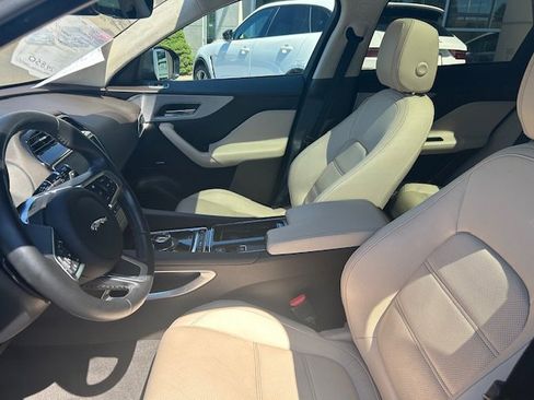 Used 2020 Jaguar F-PACE Prestige image 17