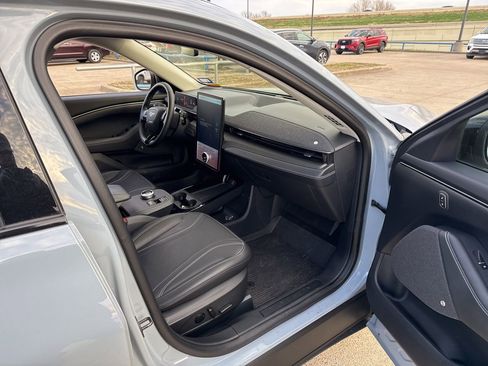 Used 2024 Ford Mustang Mach-E Premium image 15
