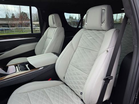 New 2026 Cadillac Escalade ESV Platinum Sport image 19