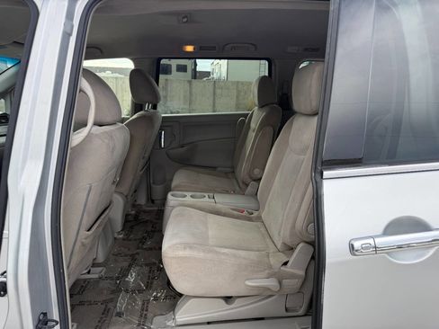 Used 2015 Nissan Quest SV image 16