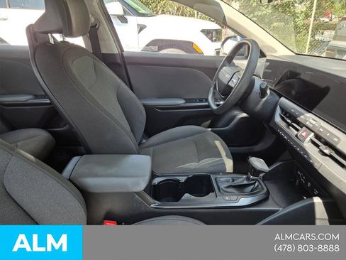 Used 2025 Kia K4 FWD image 17