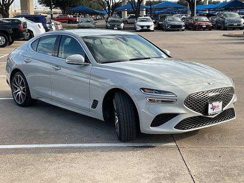 Used 2025 Genesis G70 2.5T image 4