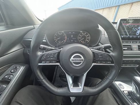 Used 2019 Nissan Altima 2.5 SR w/ SR Premium Package FWD image 2