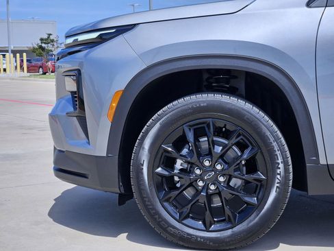 New 2026 Chevrolet Traverse LT w/ Midnight/Sport Edition AWD/4WD image 12
