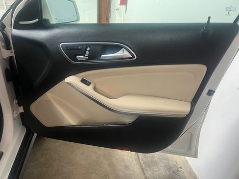 Used 2019 Mercedes-Benz GLA 250 4MATIC image 26