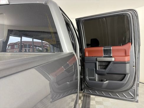 Used 2022 Ford F250 Platinum w/ Tremor Off-Road Package AWD/4WD image 29