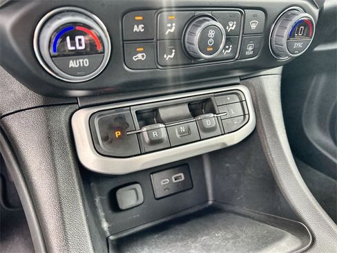 Certified 2023 GMC Acadia SLE w/ Driver Convenience Package image 15