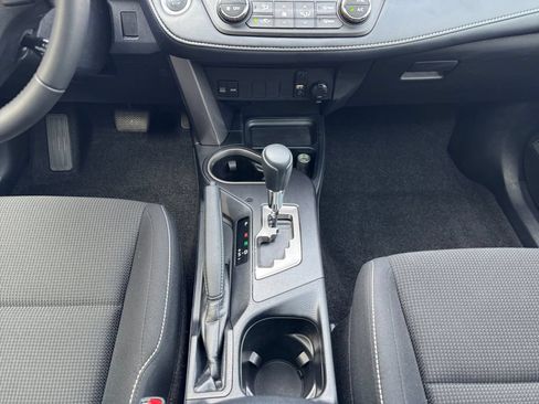 Used 2018 Toyota RAV4 XLE AWD/4WD image 11