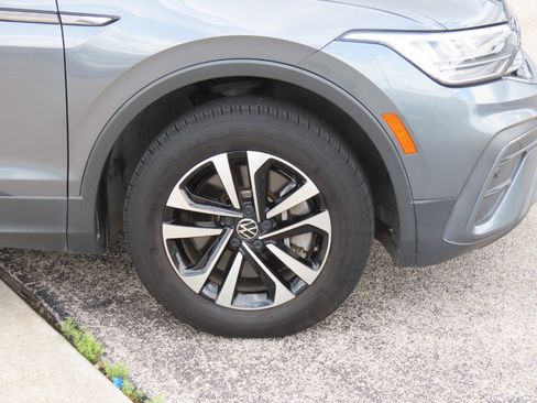 Used 2022 Volkswagen Tiguan S FWD image 7