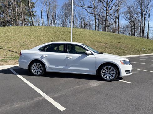 Used 2013 Volkswagen Passat 2.5 SE image 14