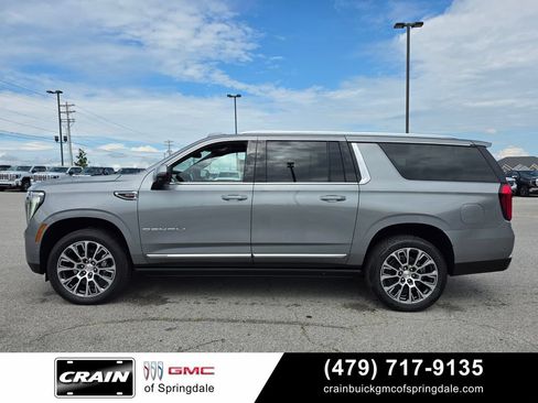 Used 2026 GMC Yukon XL Denali w/ Sun & Power Step Package AWD/4WD image 4