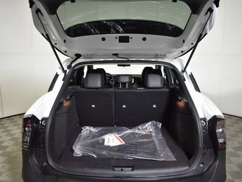 Certified 2025 Nissan Kicks SR image 27