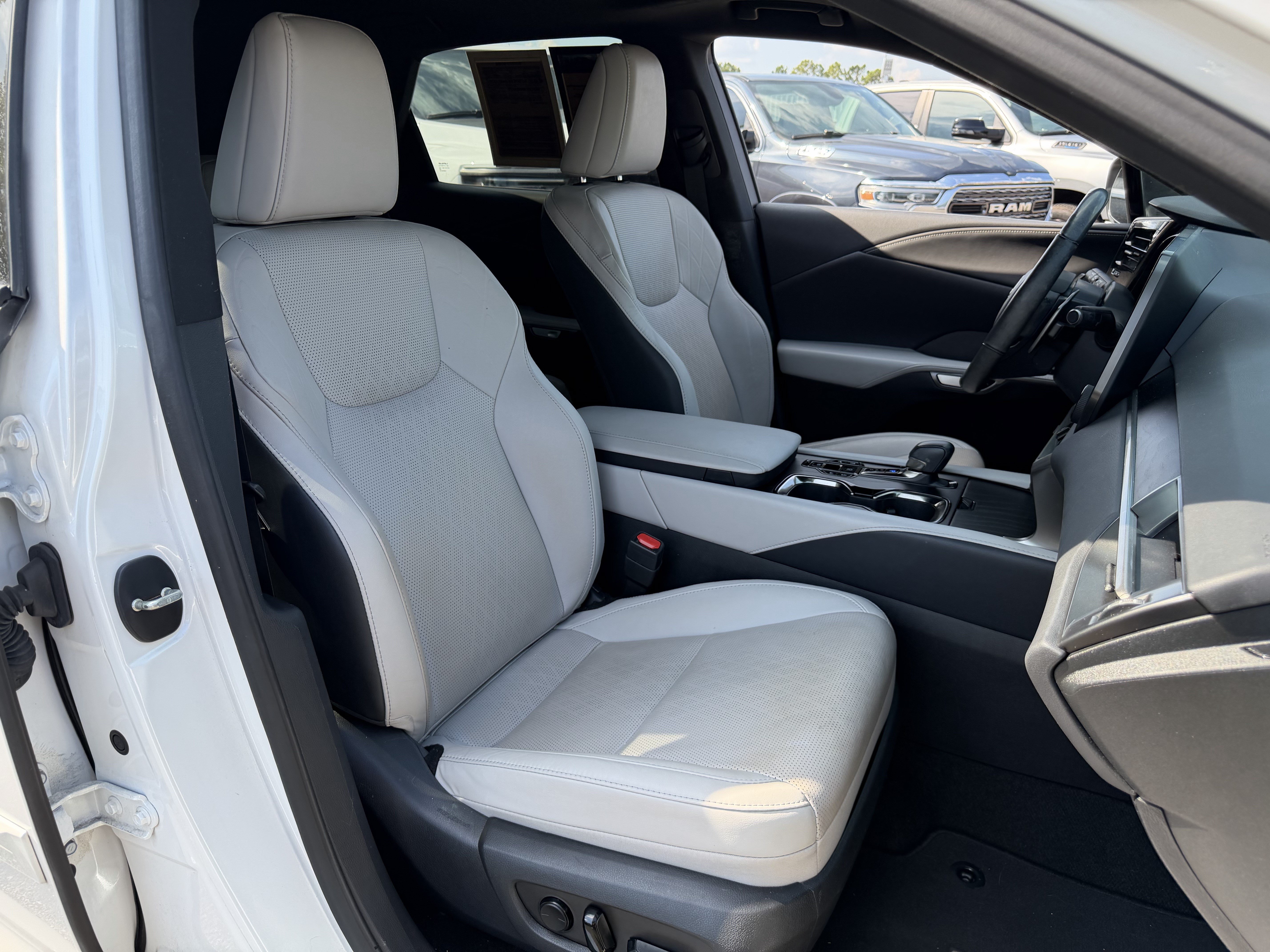 Used 2023 Lexus RX 350 Premium Plus w/ Accessory Package AWD/4WD image 34