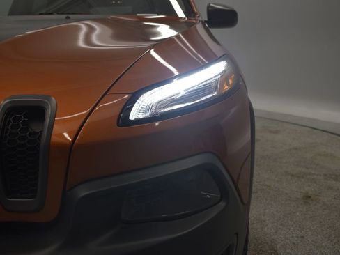 Certified 2016 Jeep Cherokee Trailhawk w/ Comfort/Convenience Group image 17