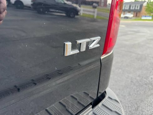 Used 2023 Chevrolet Silverado 1500 LTZ AWD/4WD image 9
