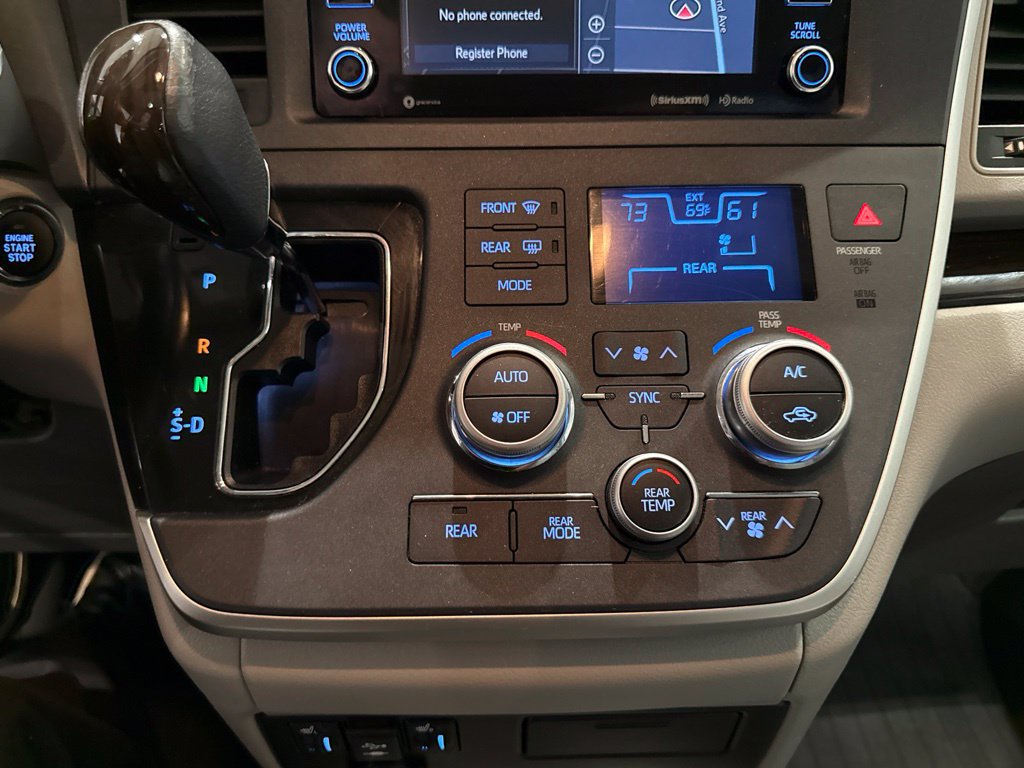 Used 2020 Toyota Sienna XLE w/ XLE Navigation Package AWD/4WD image 30
