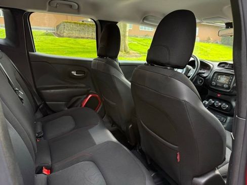 Used 2016 Jeep Renegade Trailhawk image 27